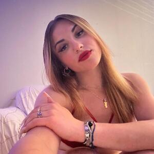 Mia_louve MYM