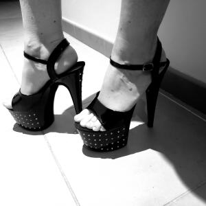 Miss_capucine_feet MYM