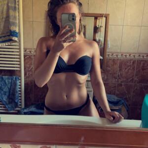 Miss_littlecherry MYM