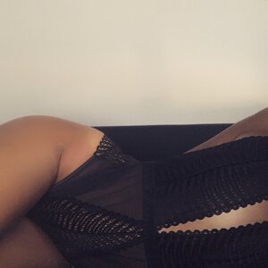 Monica_off MYM