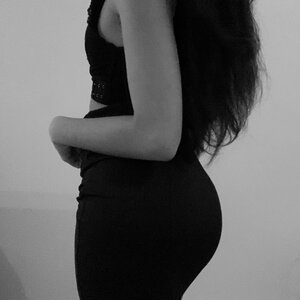 Monica_off MYM