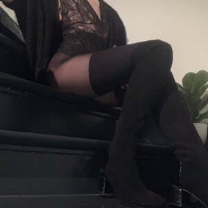 Monica_off MYM