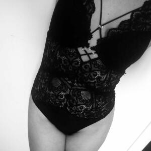 Moody_charm MYM