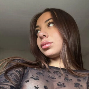 Naya_kiss MYM