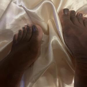 Neeyatoetallyfeet MYM