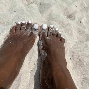 Neeyatoetallyfeet MYM