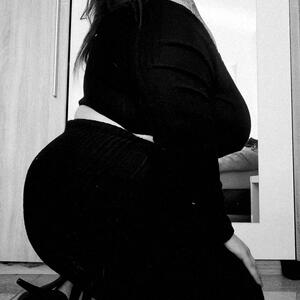 Nina_26 MYM