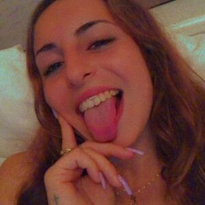 Nora_marseilles_75 MYM