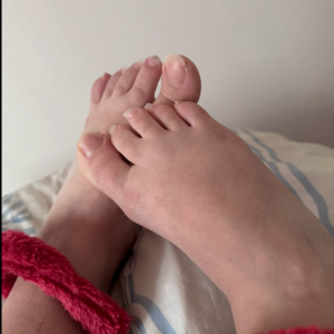 Nous_pieds_ MYM