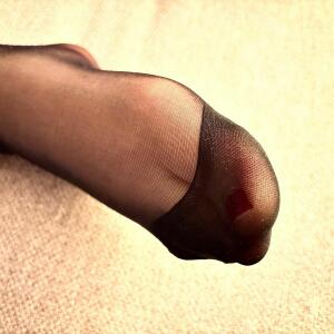 Nylon-footjob-aline MYM