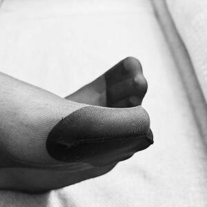 Nylon-footjob-aline MYM
