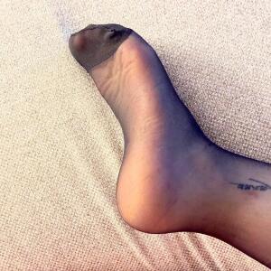 Nylon-footjob-aline MYM