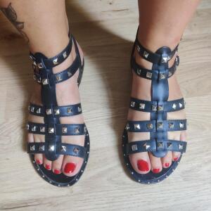 O_pieds MYM