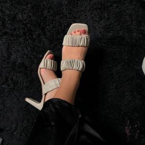 Pau_feet_girl MYM