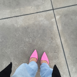 Peach_and_feet MYM