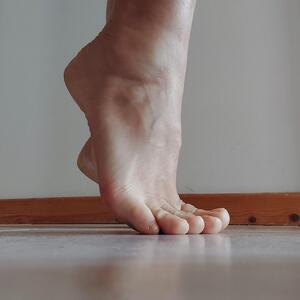 Peachy_princess_feet MYM