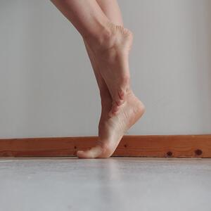 Peachy_princess_feet MYM