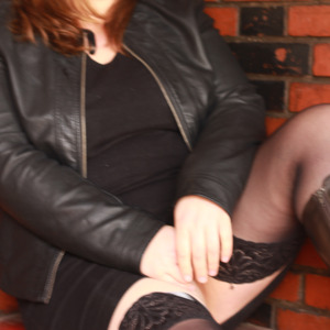 Petite_ronde_blonde_hot MYM