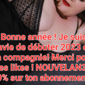 Petite_ronde_blonde_hot MYM