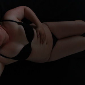 Petite_ronde_blonde_hot MYM