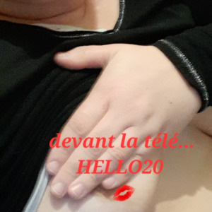 Petite_ronde_blonde_hot MYM