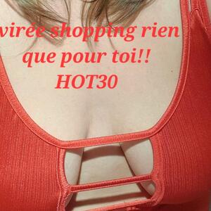 Petite_ronde_blonde_hot MYM