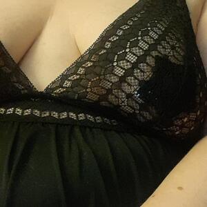 Petite_ronde_blonde_hot MYM