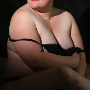 Petite_ronde_blonde_hot MYM