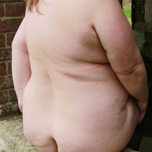 Petite_ronde_blonde_hot MYM