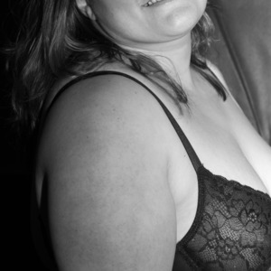 Petite_ronde_blonde_hot MYM