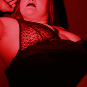 Petite_ronde_blonde_hot MYM