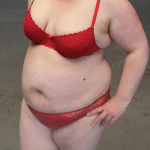 Petite_ronde_blonde_hot MYM