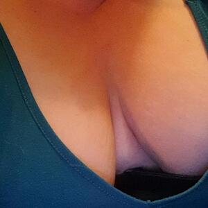 Petite_ronde_blonde_hot MYM