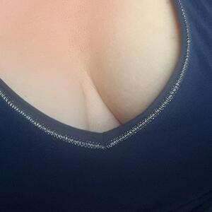 Petite_ronde_blonde_hot MYM