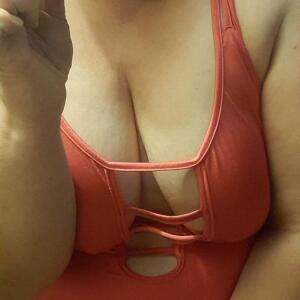 Petite_ronde_blonde_hot MYM