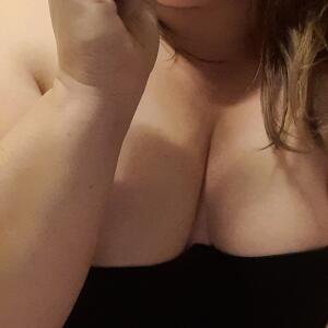 Petite_ronde_blonde_hot MYM