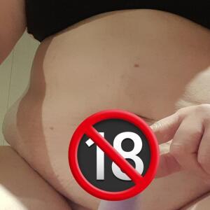Petite_ronde_blonde_hot MYM