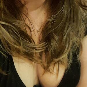 Petite_ronde_blonde_hot MYM