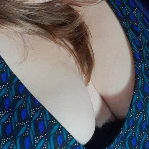 Petite_ronde_blonde_hot MYM