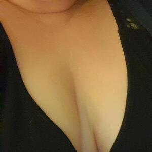 Petite_ronde_blonde_hot MYM
