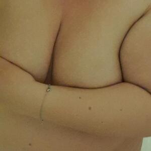 Petite_ronde_blonde_hot MYM
