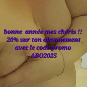 Petite_ronde_blonde_hot MYM