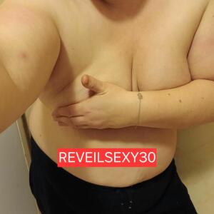 Petite_ronde_blonde_hot MYM