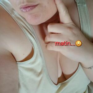 Petite_ronde_blonde_hot MYM