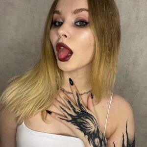 Petite_yvana MYM
