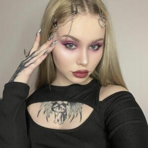 Petite_yvana MYM