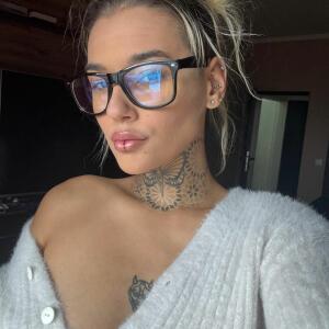 Petitelola MYM