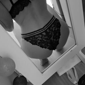 Piedglamourhot MYM
