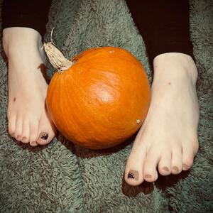 Pieds_d_alix MYM