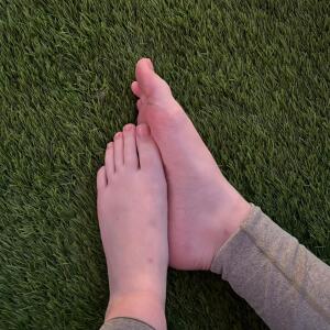 Pieds_nus700 MYM